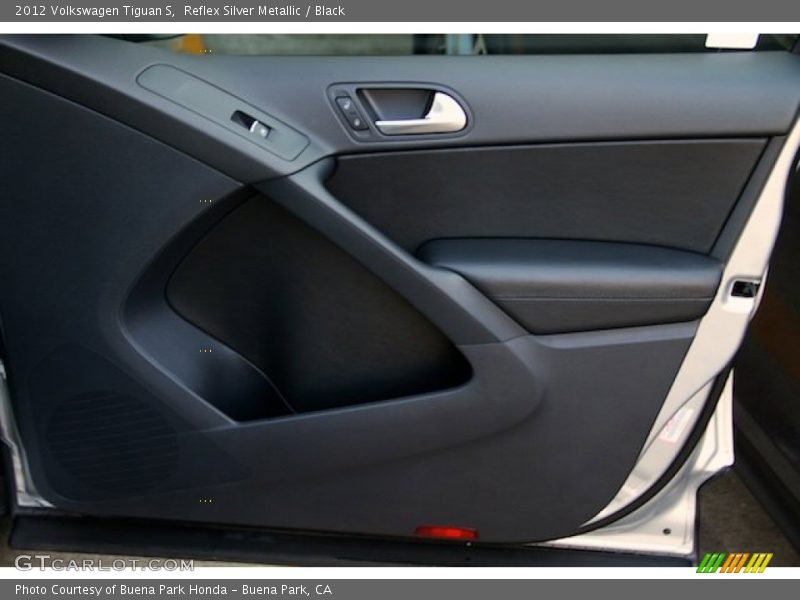 Reflex Silver Metallic / Black 2012 Volkswagen Tiguan S