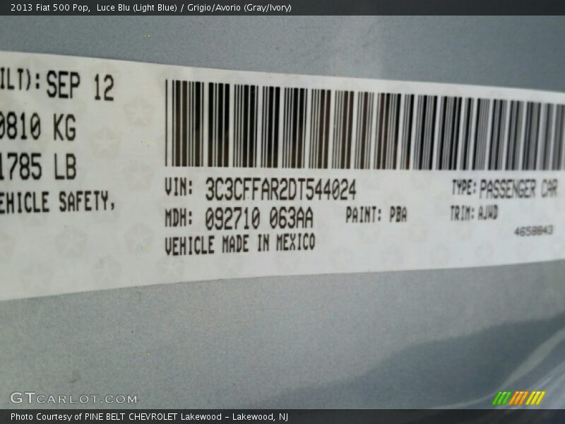 Luce Blu (Light Blue) / Grigio/Avorio (Gray/Ivory) 2013 Fiat 500 Pop