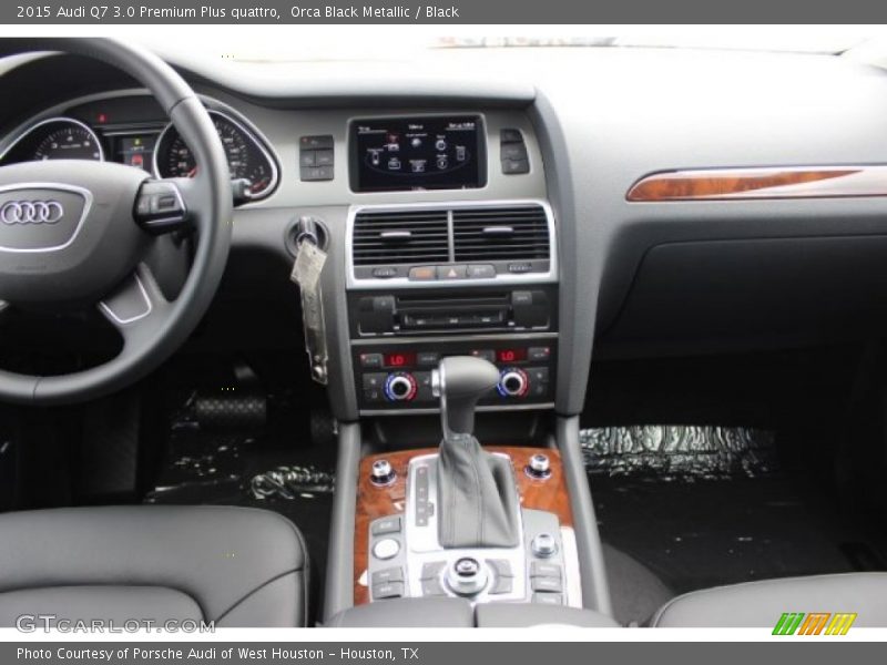 Orca Black Metallic / Black 2015 Audi Q7 3.0 Premium Plus quattro