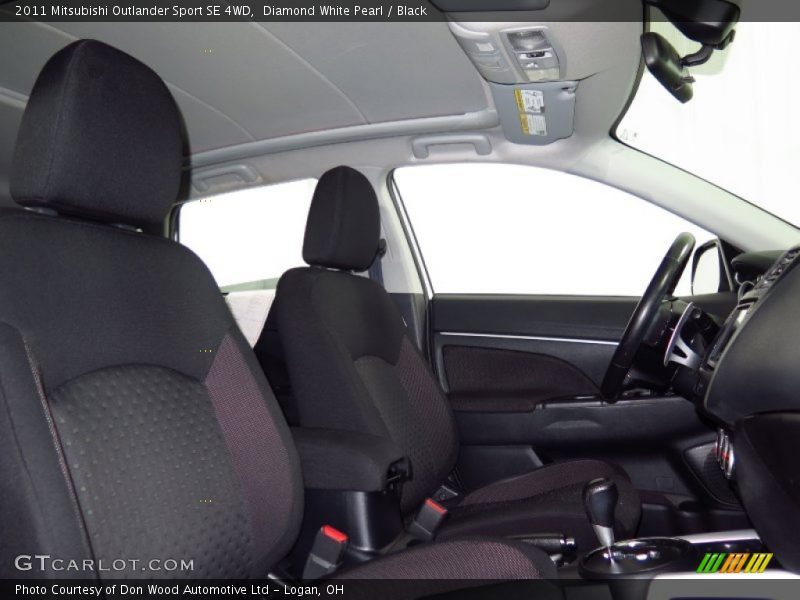 Diamond White Pearl / Black 2011 Mitsubishi Outlander Sport SE 4WD