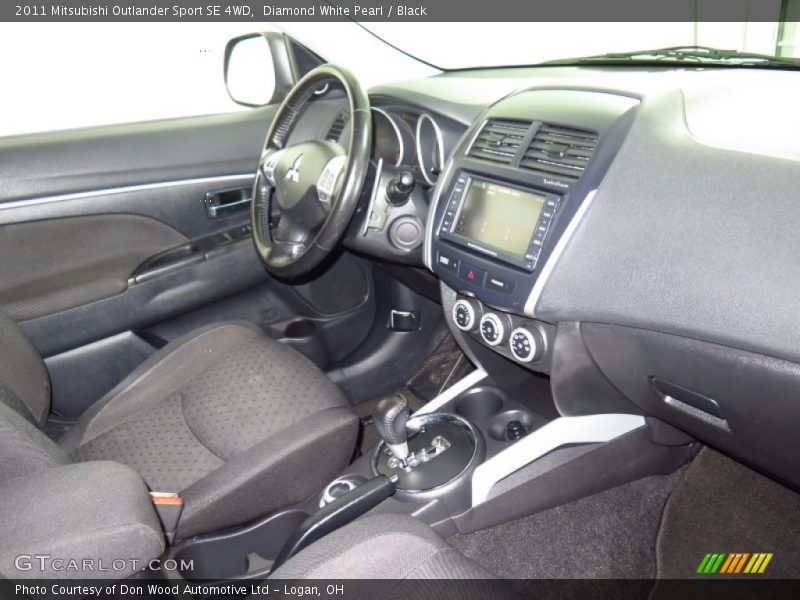 Diamond White Pearl / Black 2011 Mitsubishi Outlander Sport SE 4WD