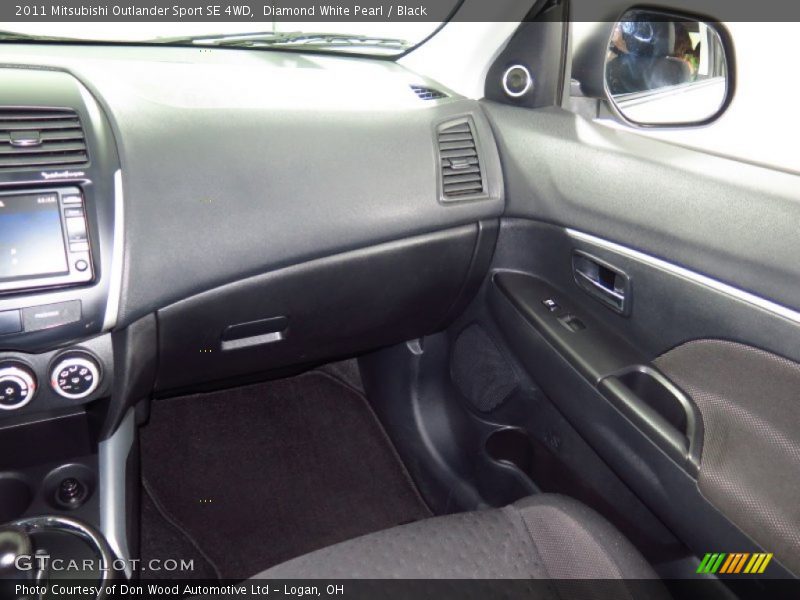 Diamond White Pearl / Black 2011 Mitsubishi Outlander Sport SE 4WD