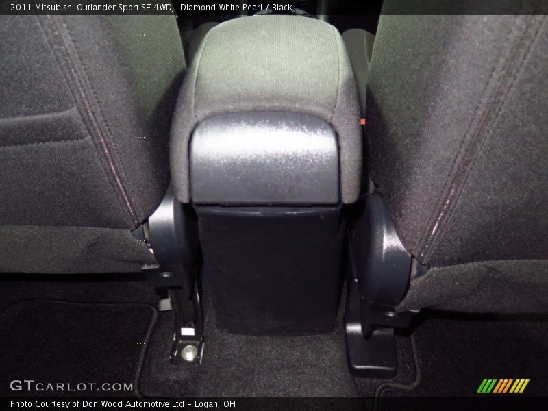 Diamond White Pearl / Black 2011 Mitsubishi Outlander Sport SE 4WD