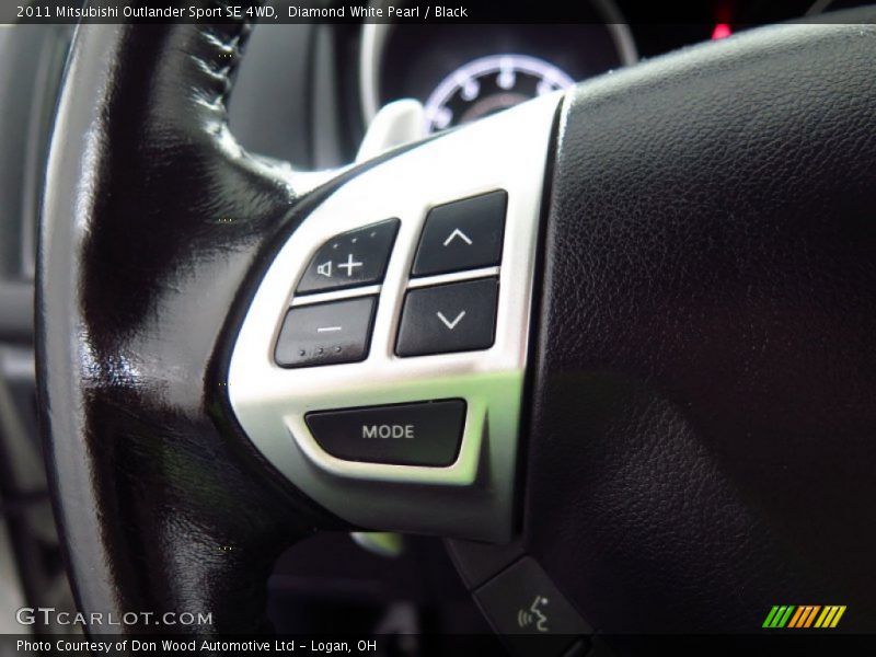 Diamond White Pearl / Black 2011 Mitsubishi Outlander Sport SE 4WD