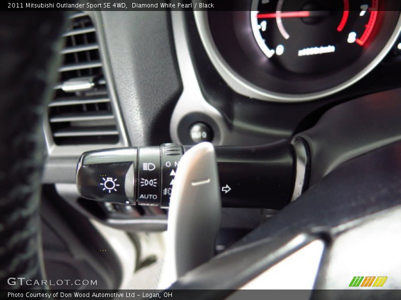 Diamond White Pearl / Black 2011 Mitsubishi Outlander Sport SE 4WD