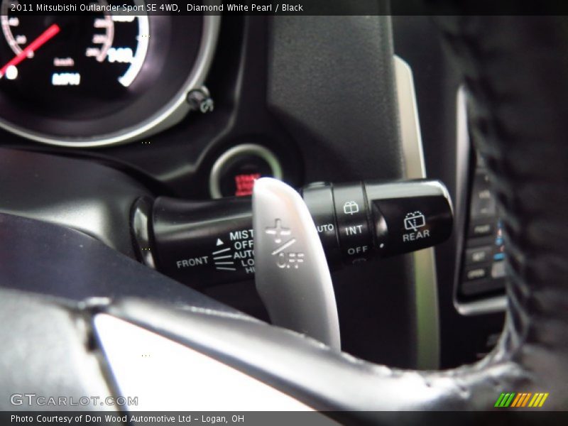 Diamond White Pearl / Black 2011 Mitsubishi Outlander Sport SE 4WD