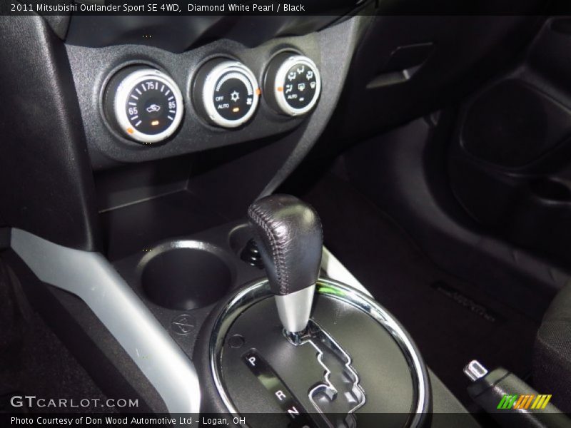 Diamond White Pearl / Black 2011 Mitsubishi Outlander Sport SE 4WD