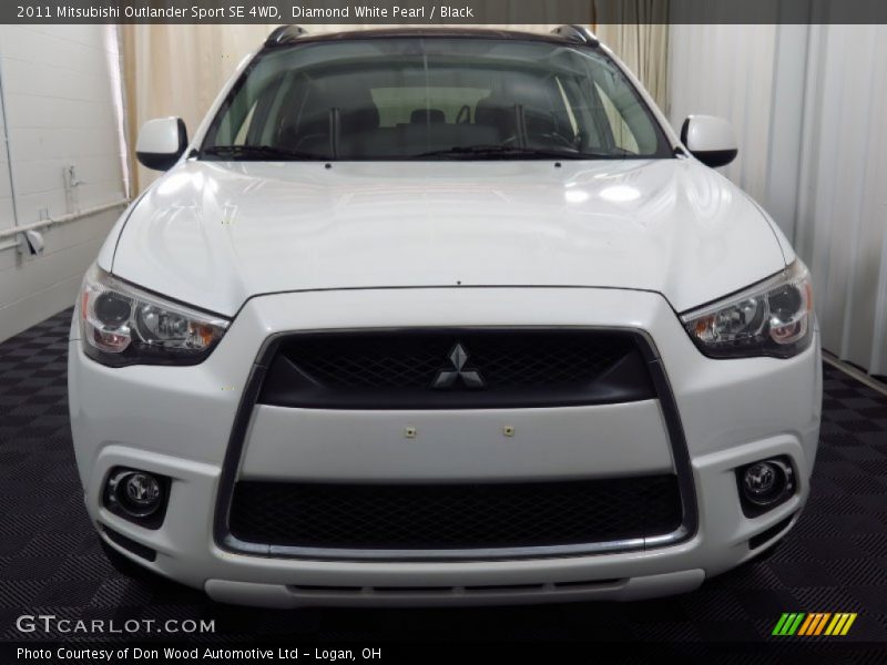 Diamond White Pearl / Black 2011 Mitsubishi Outlander Sport SE 4WD
