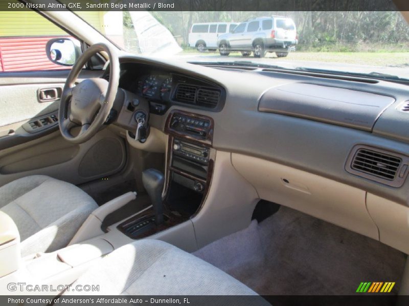 Sandrift Beige Metallic / Blond 2000 Nissan Altima GXE
