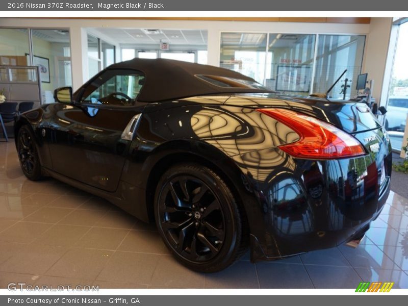 Magnetic Black / Black 2016 Nissan 370Z Roadster