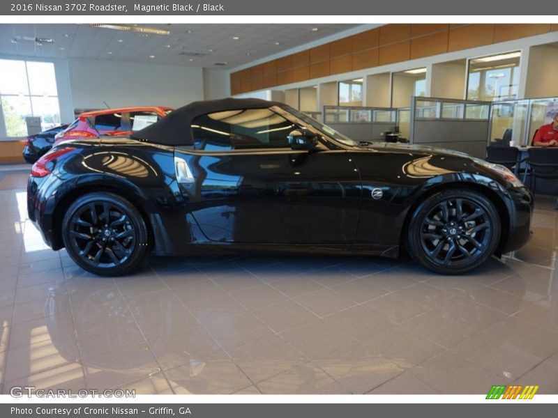 Magnetic Black / Black 2016 Nissan 370Z Roadster