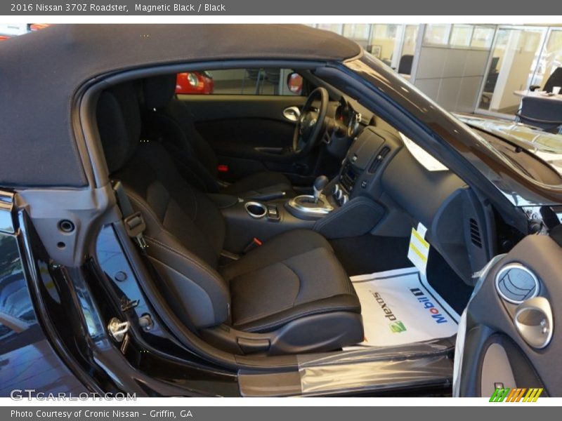Magnetic Black / Black 2016 Nissan 370Z Roadster