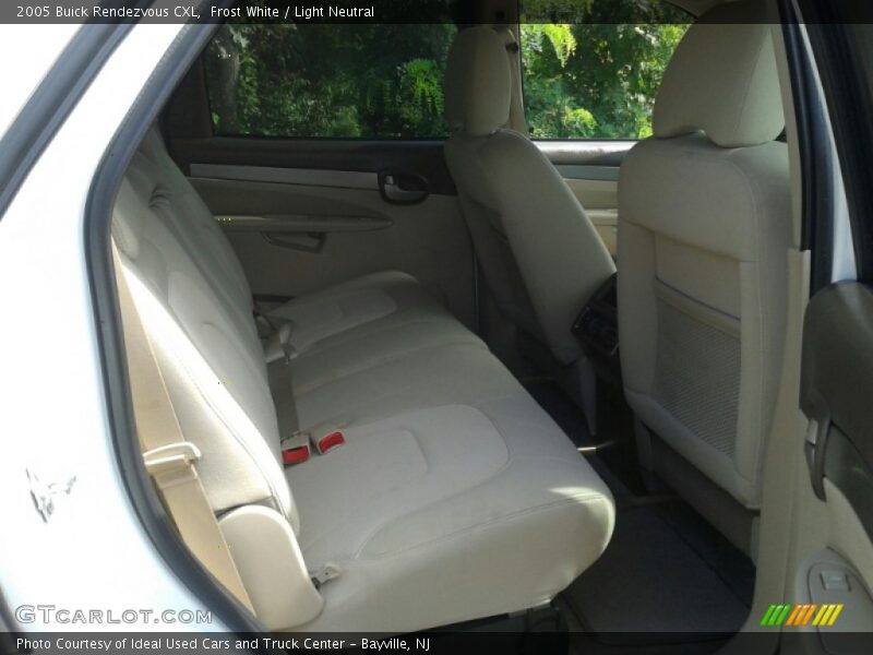 Frost White / Light Neutral 2005 Buick Rendezvous CXL