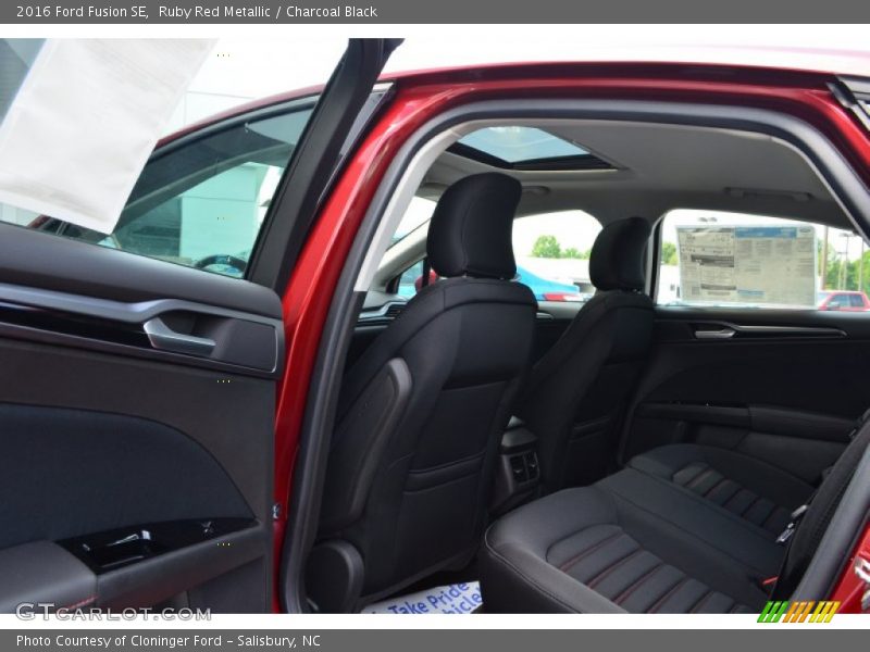 Ruby Red Metallic / Charcoal Black 2016 Ford Fusion SE