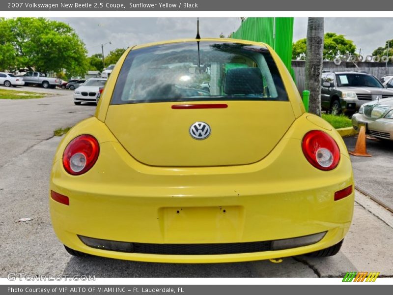 Sunflower Yellow / Black 2007 Volkswagen New Beetle 2.5 Coupe
