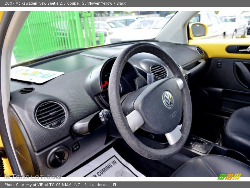 Sunflower Yellow / Black 2007 Volkswagen New Beetle 2.5 Coupe