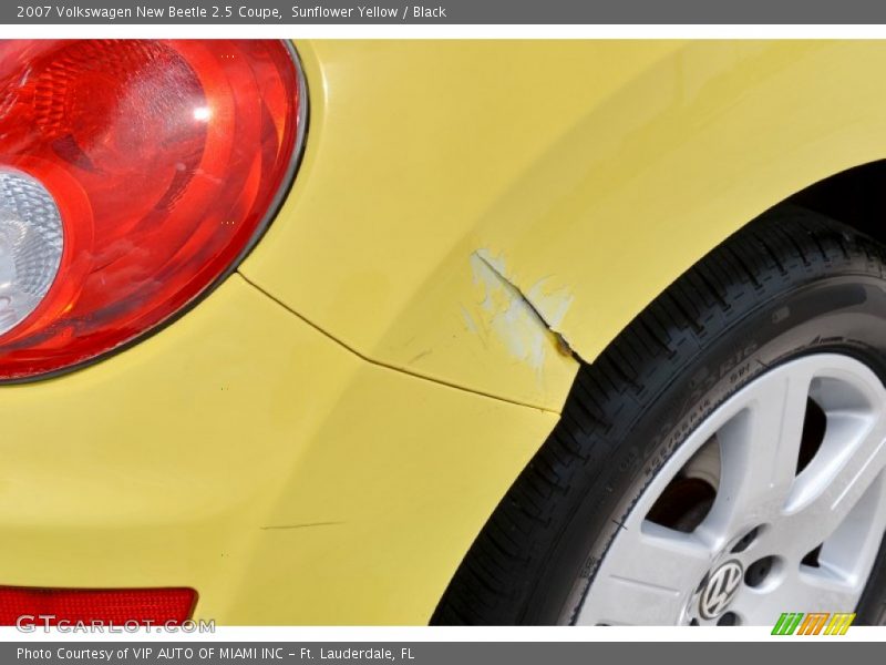 Sunflower Yellow / Black 2007 Volkswagen New Beetle 2.5 Coupe