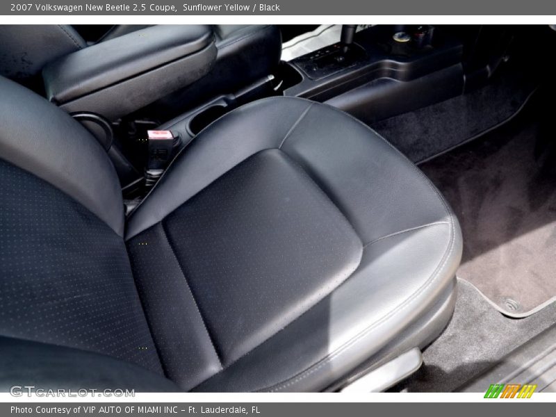 Sunflower Yellow / Black 2007 Volkswagen New Beetle 2.5 Coupe