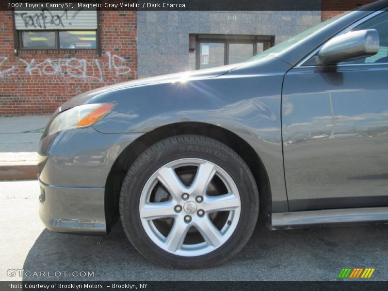 Magnetic Gray Metallic / Dark Charcoal 2007 Toyota Camry SE