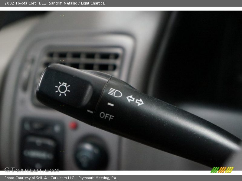Sandrift Metallic / Light Charcoal 2002 Toyota Corolla LE