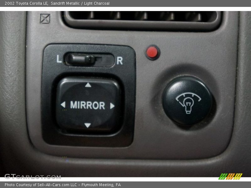 Sandrift Metallic / Light Charcoal 2002 Toyota Corolla LE
