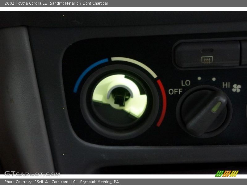 Sandrift Metallic / Light Charcoal 2002 Toyota Corolla LE