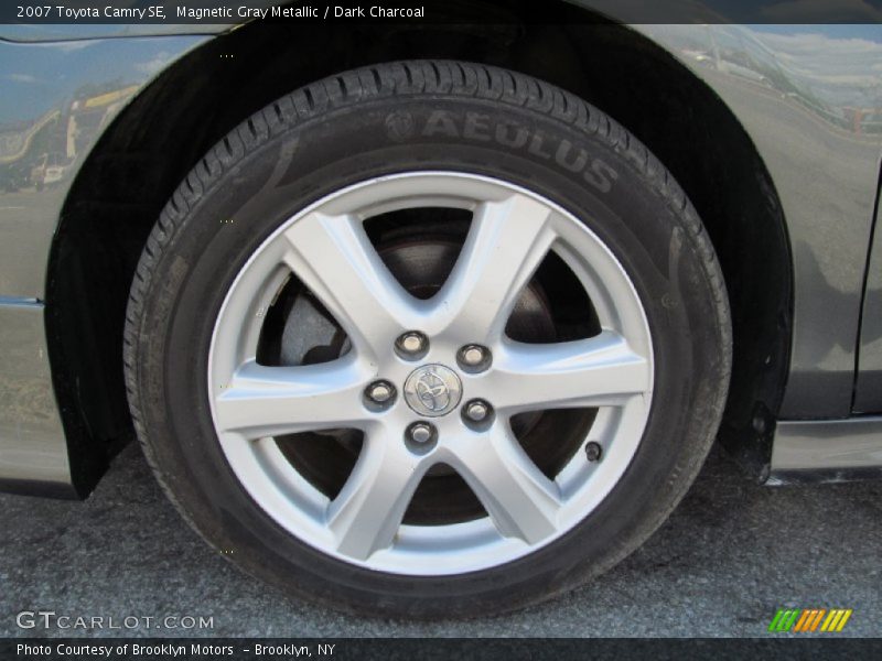 Magnetic Gray Metallic / Dark Charcoal 2007 Toyota Camry SE