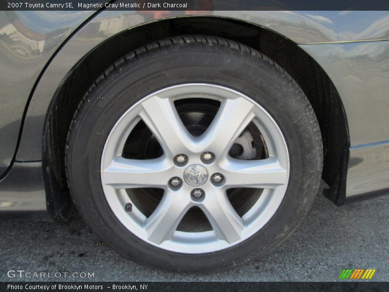 Magnetic Gray Metallic / Dark Charcoal 2007 Toyota Camry SE