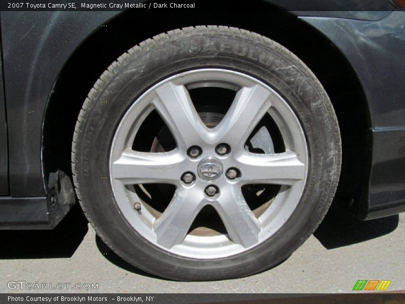 Magnetic Gray Metallic / Dark Charcoal 2007 Toyota Camry SE