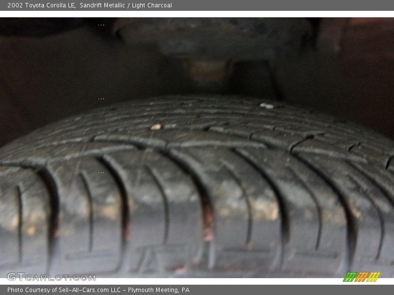 Sandrift Metallic / Light Charcoal 2002 Toyota Corolla LE