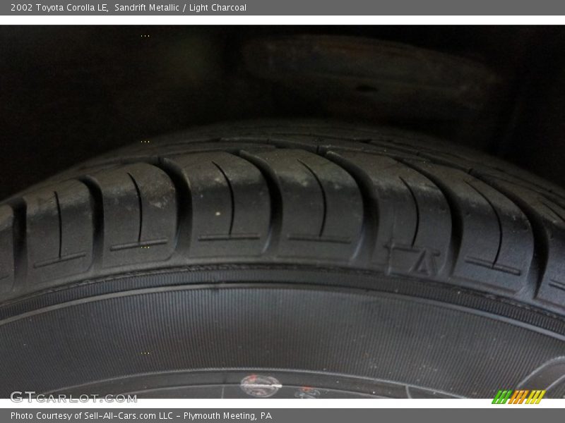 Sandrift Metallic / Light Charcoal 2002 Toyota Corolla LE