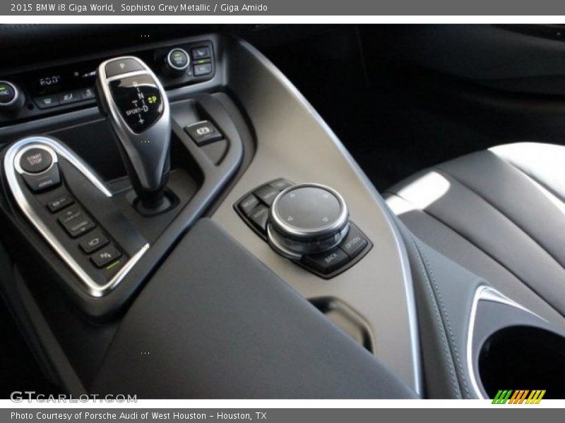 Controls of 2015 i8 Giga World