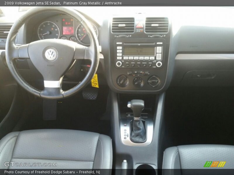 Platinum Gray Metallic / Anthracite 2009 Volkswagen Jetta SE Sedan