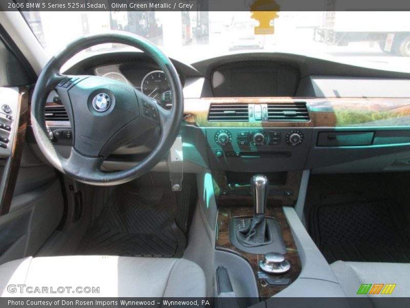 Olivin Green Metallic / Grey 2006 BMW 5 Series 525xi Sedan