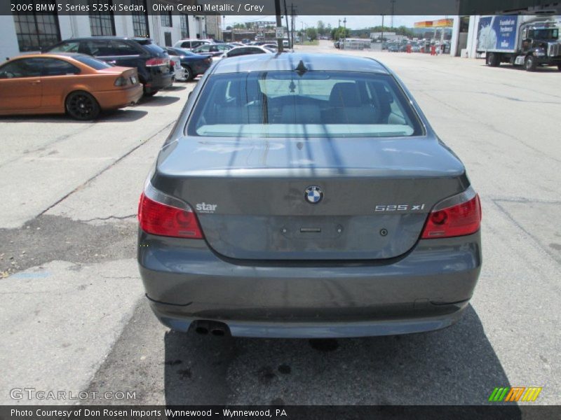Olivin Green Metallic / Grey 2006 BMW 5 Series 525xi Sedan