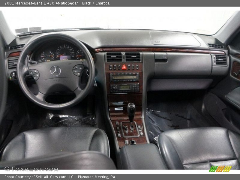 Dashboard of 2001 E 430 4Matic Sedan