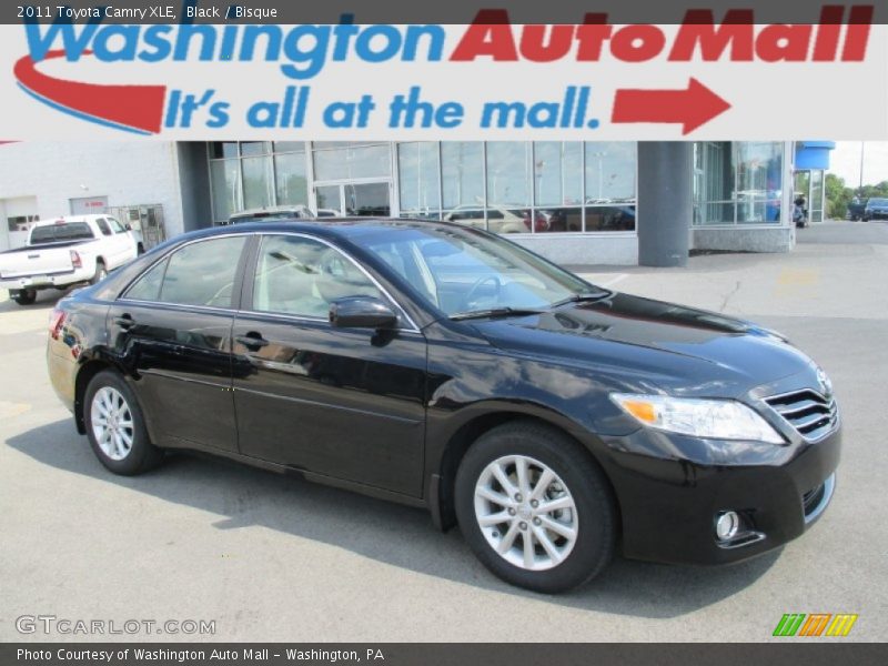 Black / Bisque 2011 Toyota Camry XLE