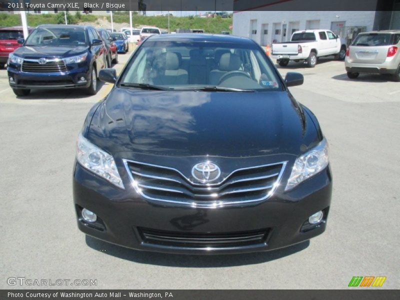 Black / Bisque 2011 Toyota Camry XLE
