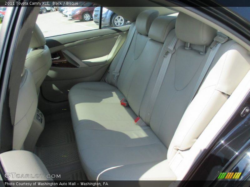 Black / Bisque 2011 Toyota Camry XLE
