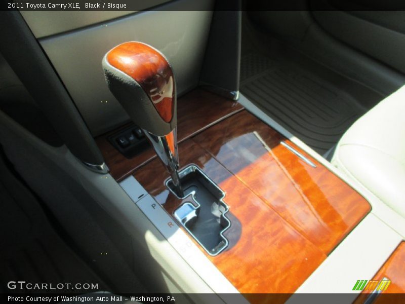 Black / Bisque 2011 Toyota Camry XLE