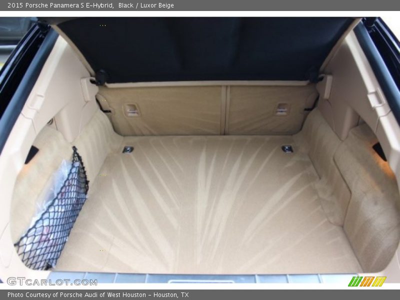  2015 Panamera S E-Hybrid Trunk