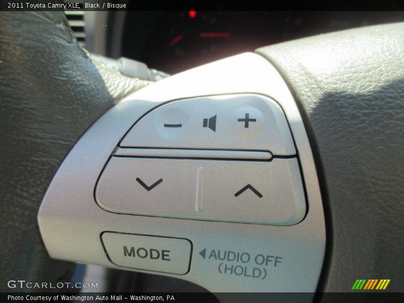 Black / Bisque 2011 Toyota Camry XLE