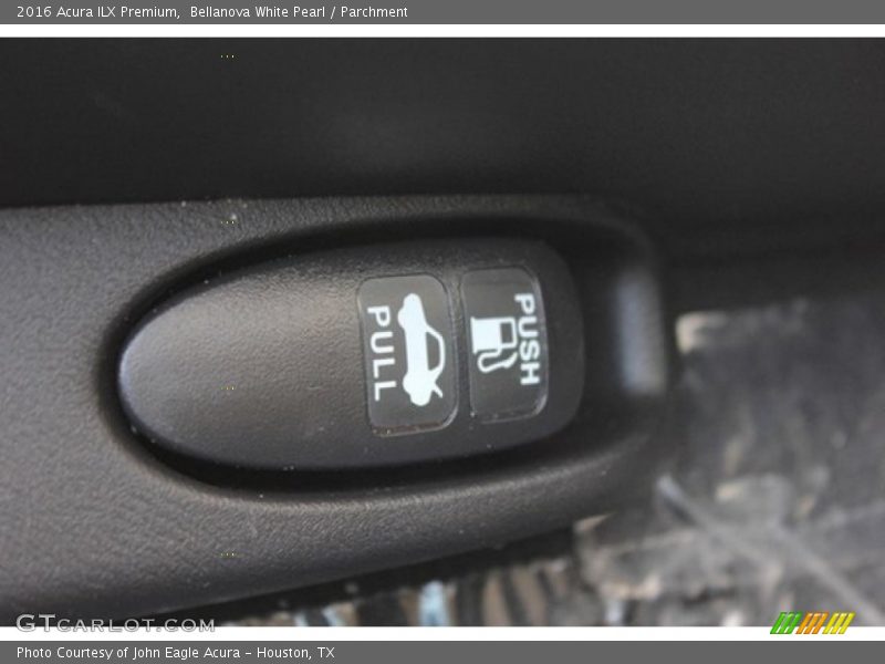 Bellanova White Pearl / Parchment 2016 Acura ILX Premium