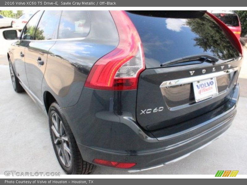 Savile Gray Metallic / Off-Black 2016 Volvo XC60 T5 Drive-E