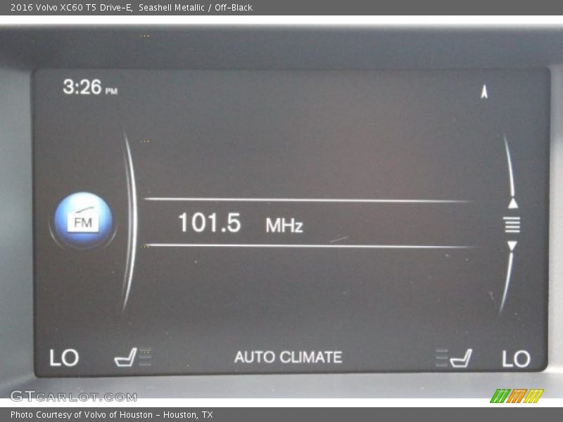 Seashell Metallic / Off-Black 2016 Volvo XC60 T5 Drive-E