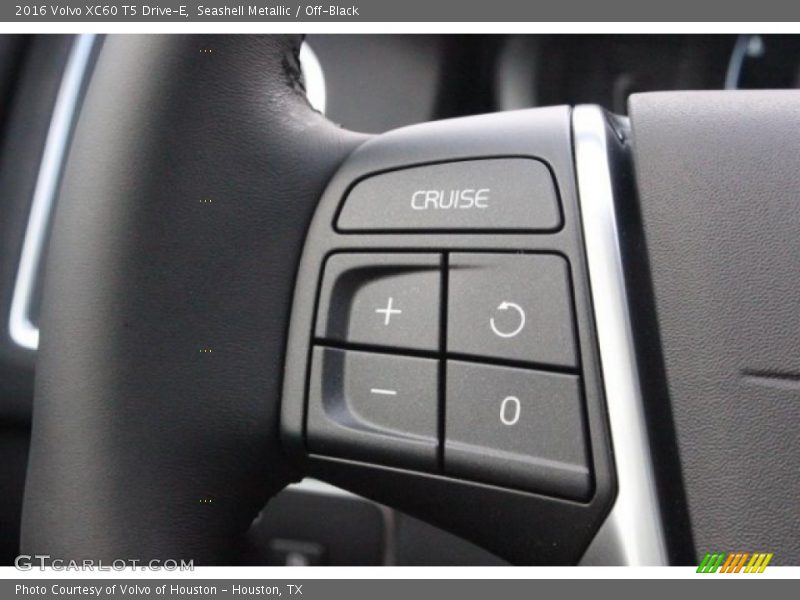 Seashell Metallic / Off-Black 2016 Volvo XC60 T5 Drive-E