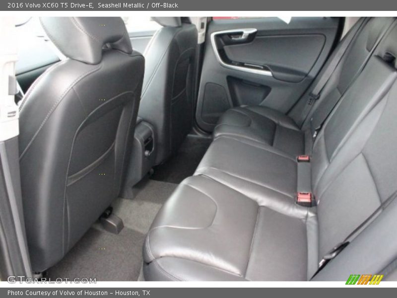 Seashell Metallic / Off-Black 2016 Volvo XC60 T5 Drive-E
