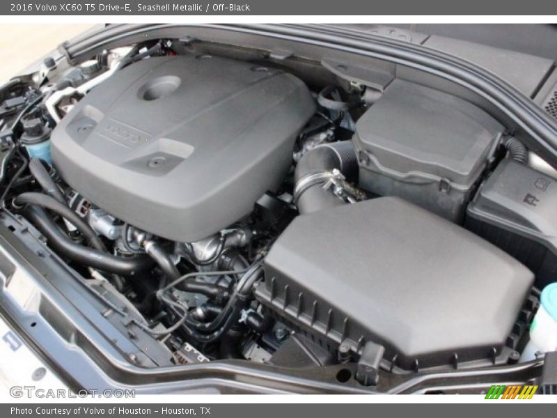 Seashell Metallic / Off-Black 2016 Volvo XC60 T5 Drive-E