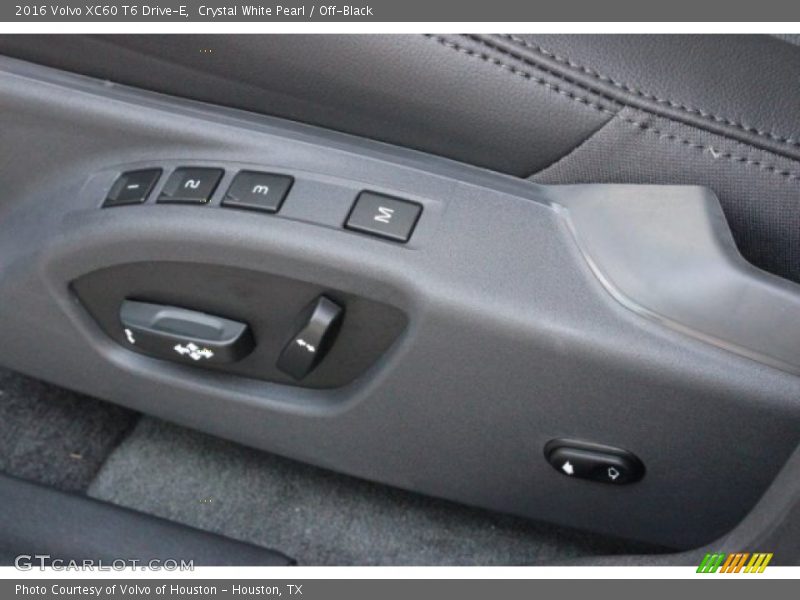 Crystal White Pearl / Off-Black 2016 Volvo XC60 T6 Drive-E