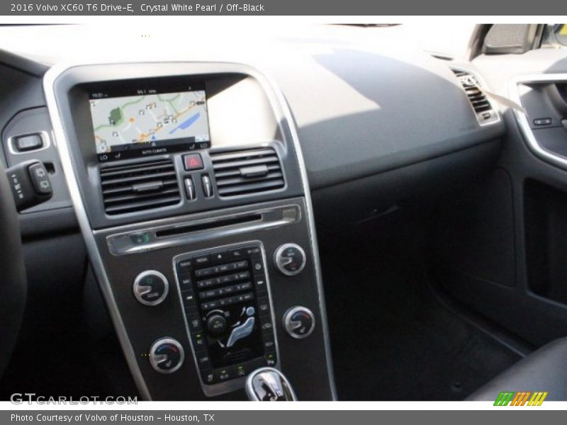 Crystal White Pearl / Off-Black 2016 Volvo XC60 T6 Drive-E